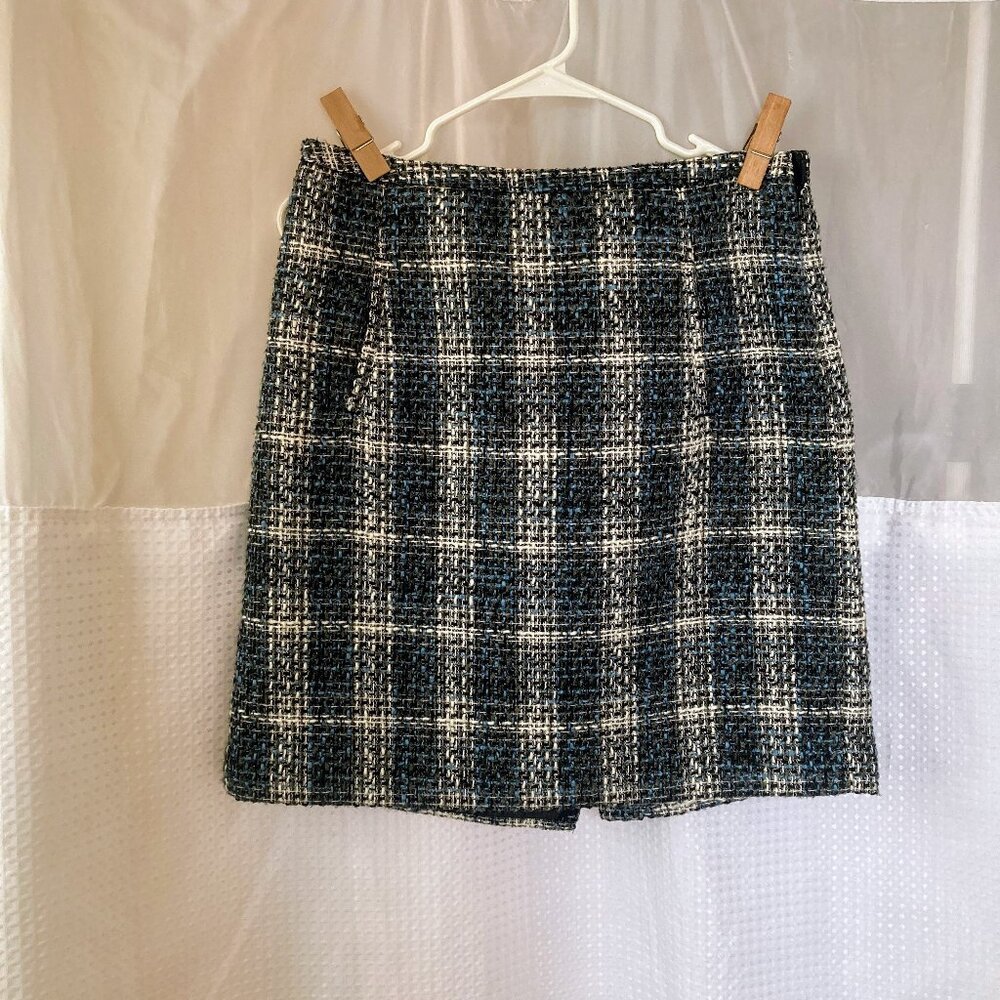 Loft tweed skirt, just above knee, size 8, gray,blue,black,white